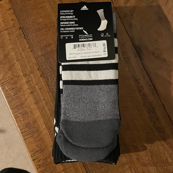 3 Pair Adidas Men Crew Socks - Picture 3 of 5